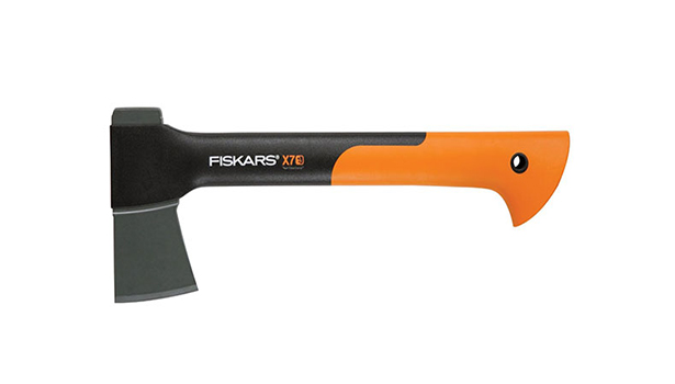 x7 sredjena Sekira za sečenje drva Fiskars X7 1015618