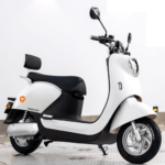 Akumulatorski skuter Yadea M6 - Слика 5